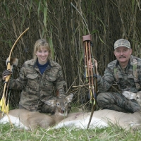 Gary and Connie Renfro KS selfbow Doe 2004